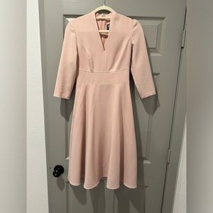 Vince Camuto dress in size 2. Super cute and snatched on the waist.